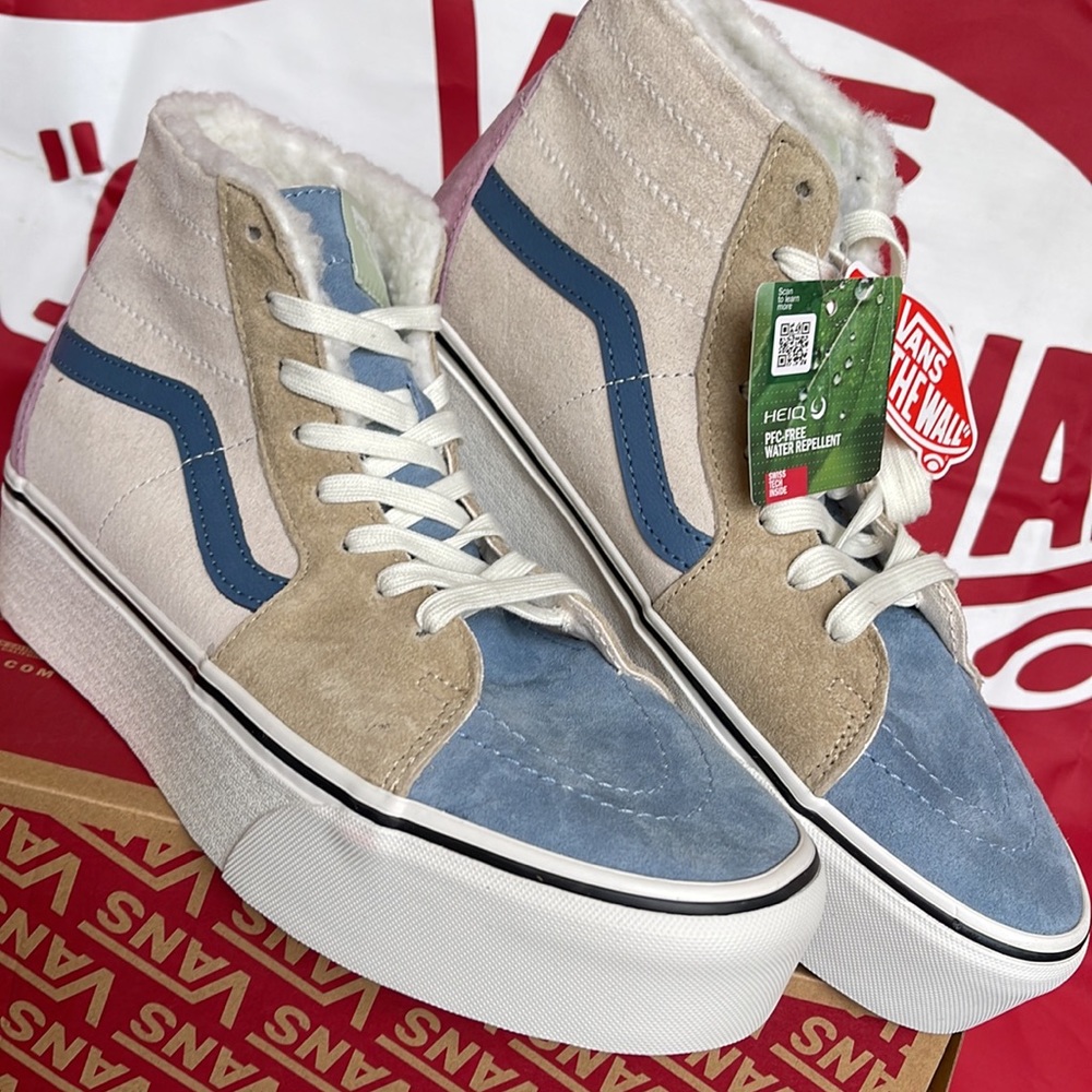 Vans Men’s Sk8-Hi Tapered
Pig Suede/Sherpa Multi Co
VN0A7Q5PMUL Platforms - Picture 9 of 16